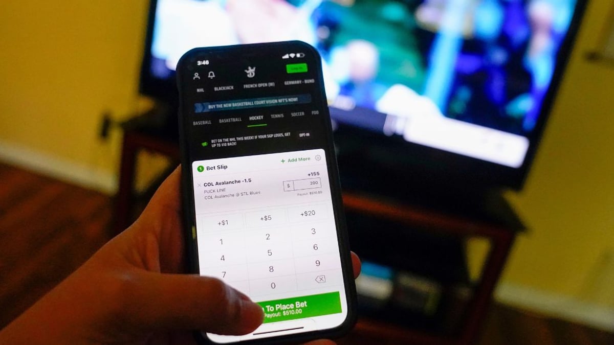 Point Spread Explained: What Does Spread in Sports Betting Mean? Point Spread Explained: What Does Spread in Sports Betting Mean?