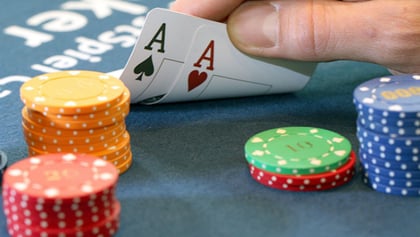Casino-Knigge: Ärger mit dem Poker Slow Roll